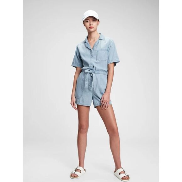 GAP denim romper in wash well - Picture 1 of 8